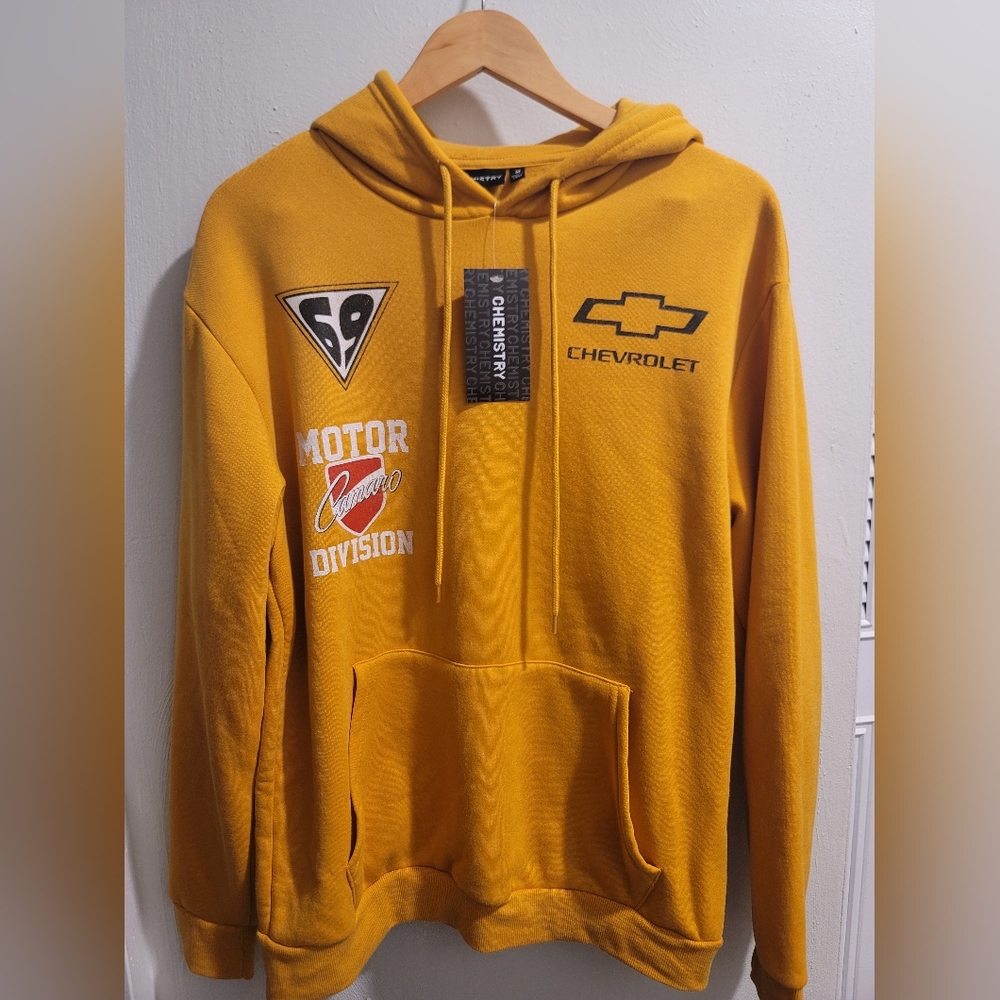 NWT Chevrolet Camaro Yellow Pullover Long Sleeve Sweatshirt Hoodie Mens Medium